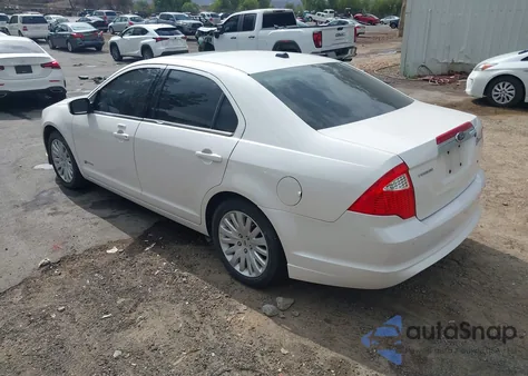 2010 Ford Fusion Hybrid z USA, uszkodzony, nr VIN 3FADP0L32AR199207